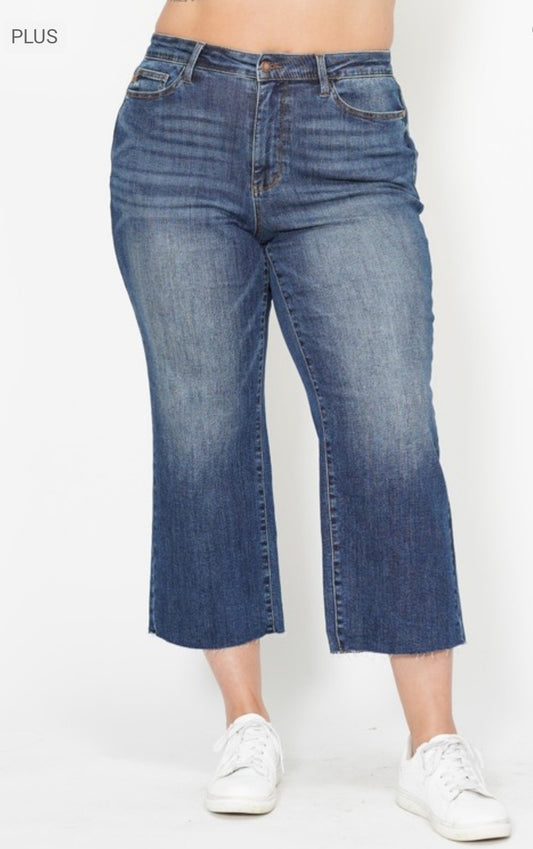 CURVY JUDY BLUE CROP WIDE JEANS